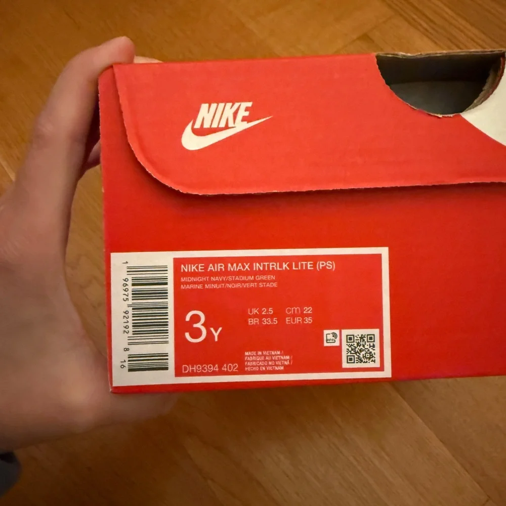 NIKE AIR MAX INTRLK LITE RUNNING SHOES - Picture 6 of 6